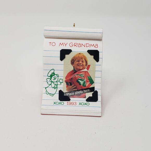 1993 Hallmark To My Grandma Handcrafted Keepsake Holiday Christmas Ornament. - Picture 3 of 5